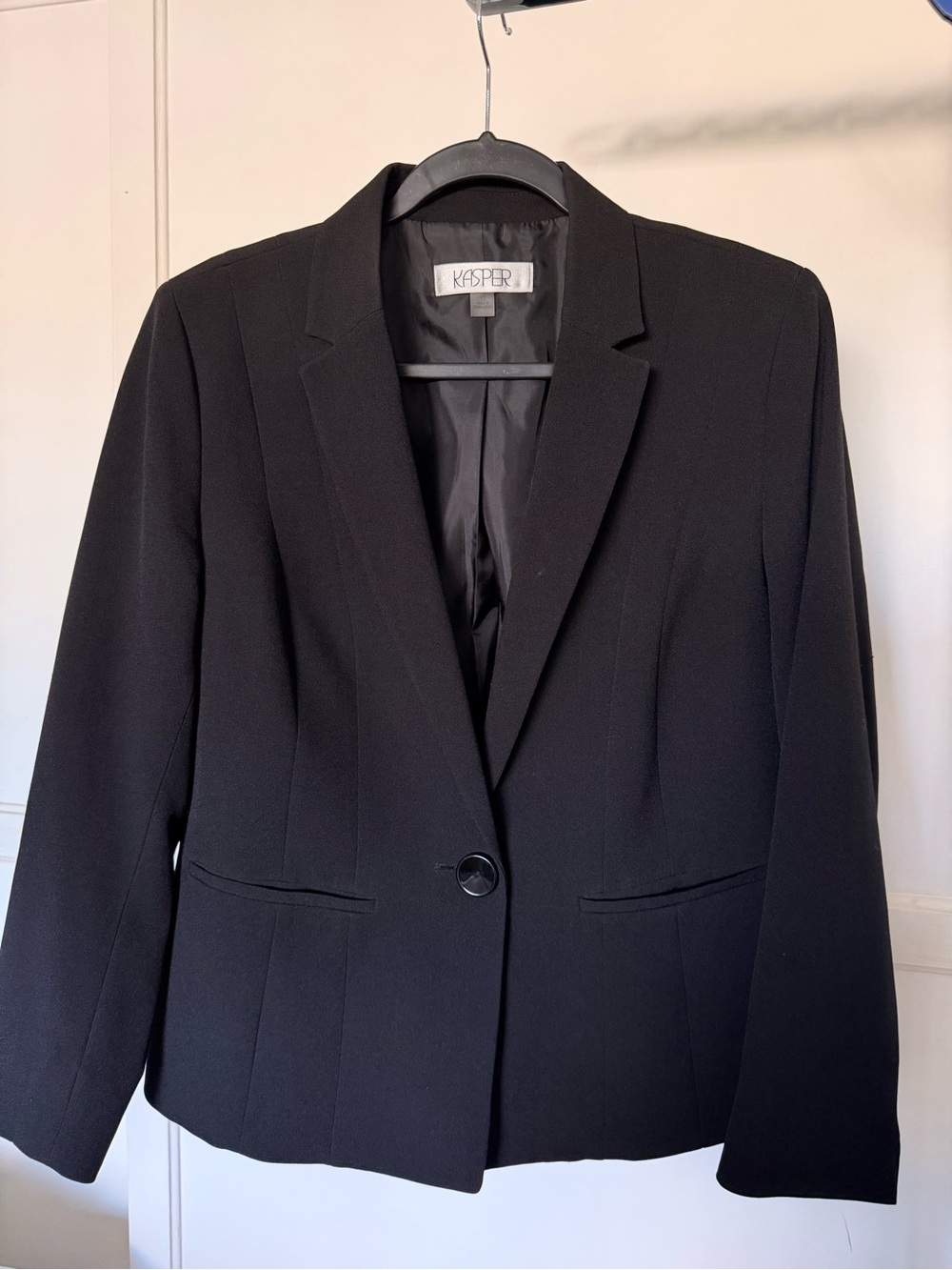 Kasper Black Single-Button Blazer with Notch Lapel